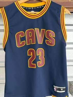 NBA LeBron James Cleveland Cavaliers 23 Navy Alternate Jersey Size M youth
